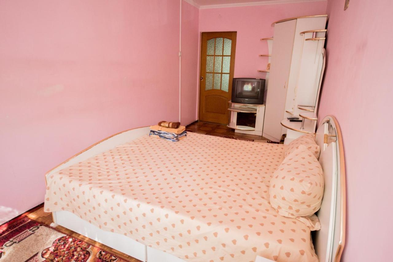 Затишна 2 Кімнатна Квартира, Тролейбусна Ivano-Frankivsk Ngoại thất bức ảnh