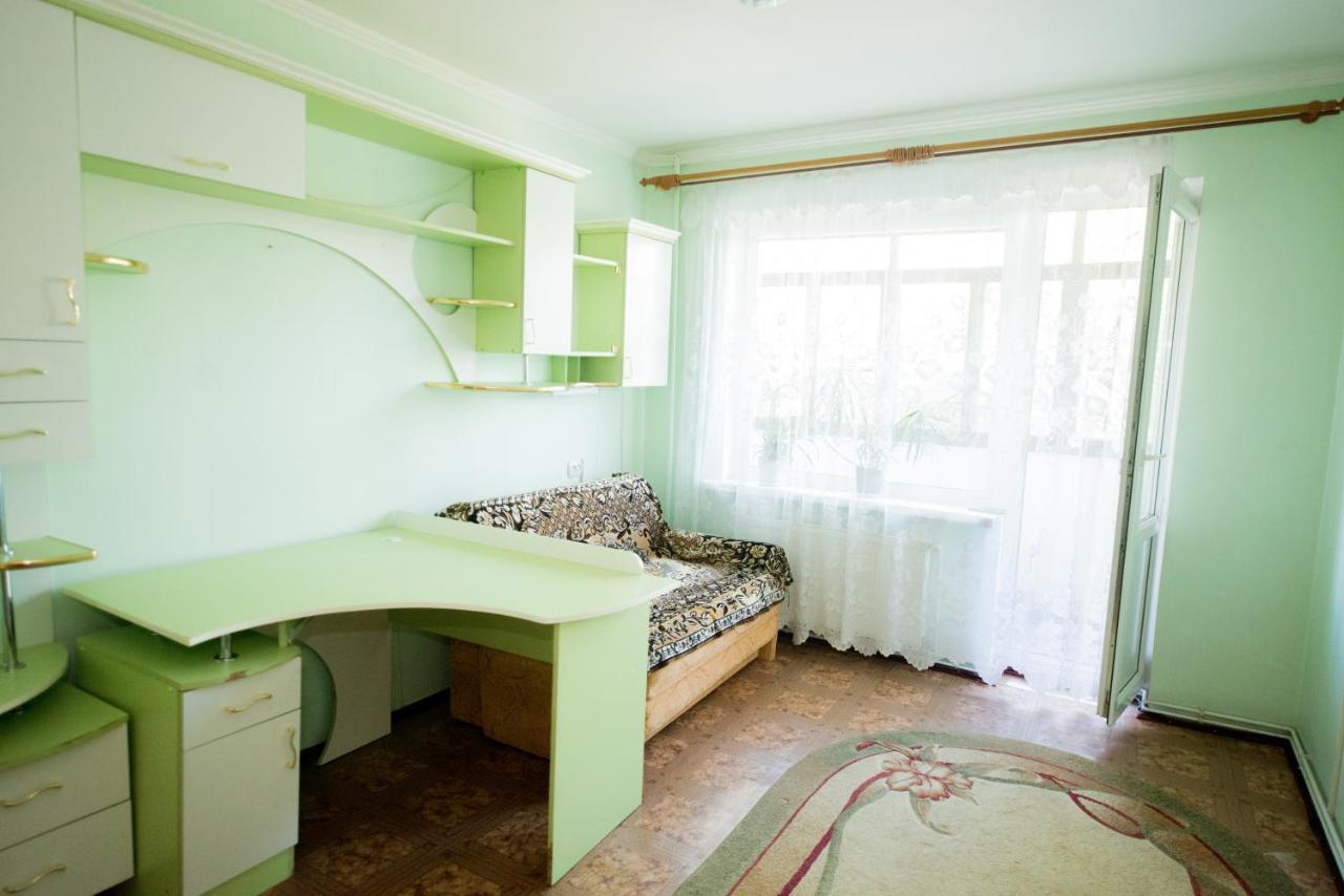 Затишна 2 Кімнатна Квартира, Тролейбусна Ivano-Frankivsk Ngoại thất bức ảnh